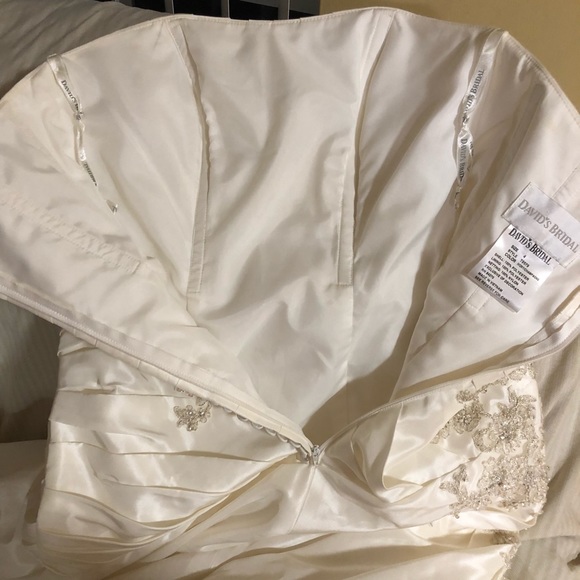 Ivory David’s bridal wedding gown 👰🏻 - Picture 6 of 8